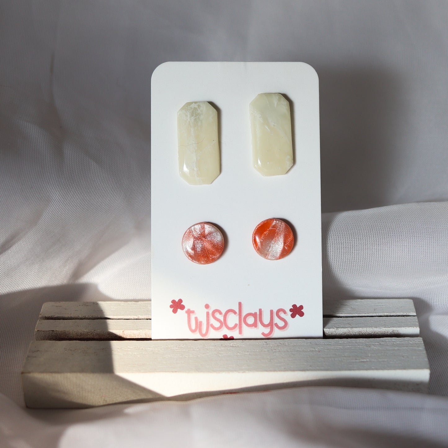 stud set: ice + pink marble dots