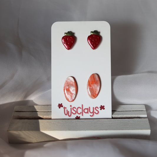 stud set: shiny strawberries + pink marble dots